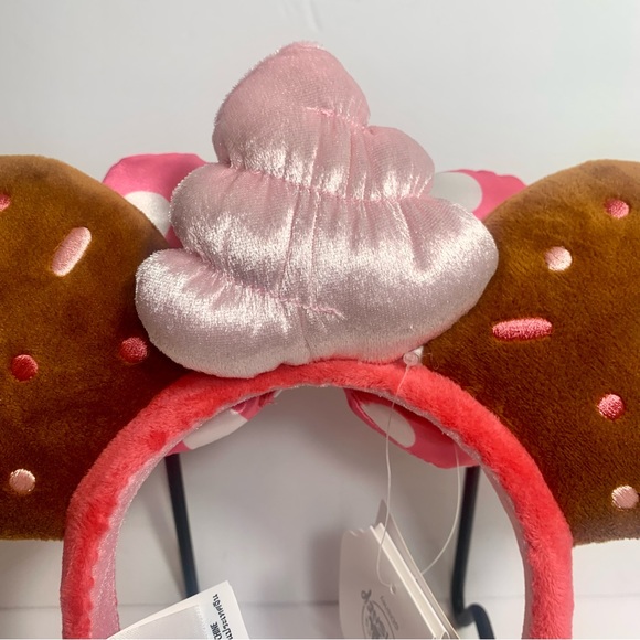 NWT. Minnie Mouse Strawberry Cupcake Disney Munchlings Ear Headband - Picture 6 of 9